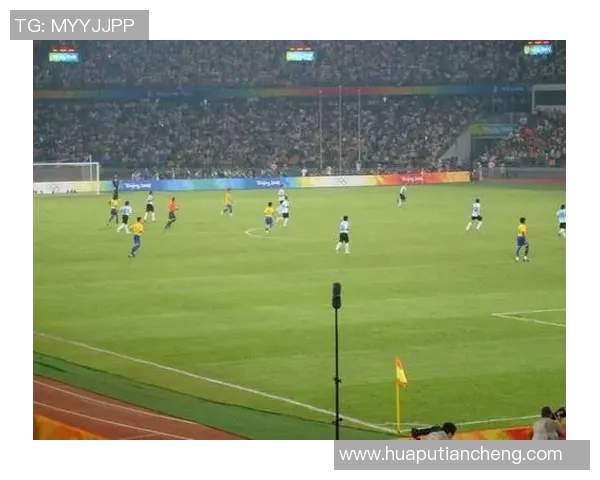 那些在足球场上光芒四射却不会踢球的明星们都有哪些