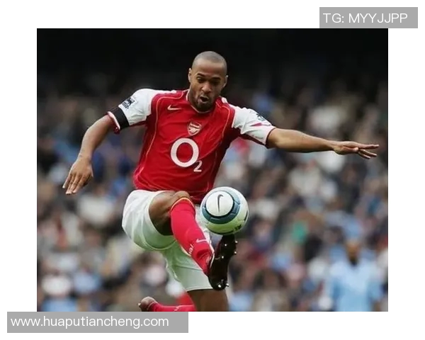 2000年光头足球明星的传奇故事与赛场风采回顾