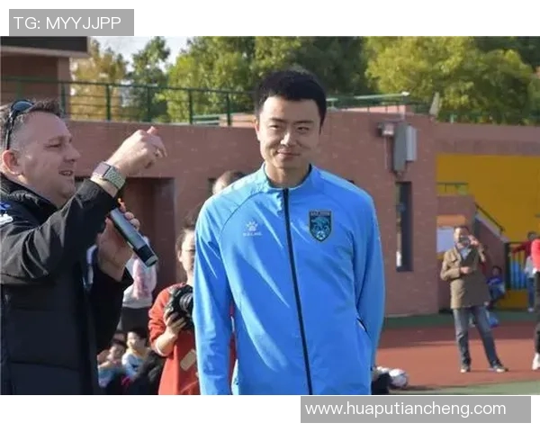 足球教练的种类与职责解析以及如何选择合适的教练提升球队表现 足球教练的种类与职责解析以及如何选择合适的教练提升球队表现